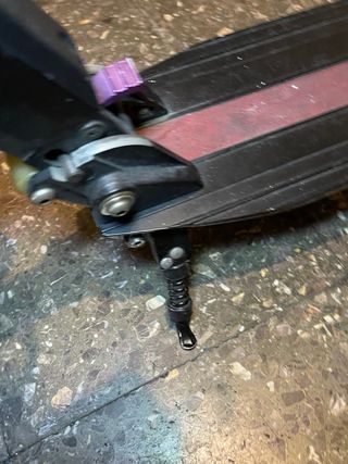 Patinete eléctrico: reparar o piezas