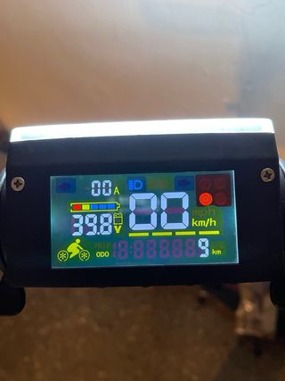Patinete eléctrico: reparar o piezas