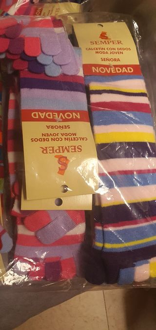 Calcetines SEMPER con dedos - multicolor
Hay 24 