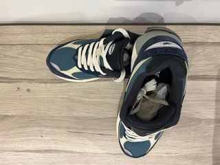 New Balance 2002R - Azul Beige - 42