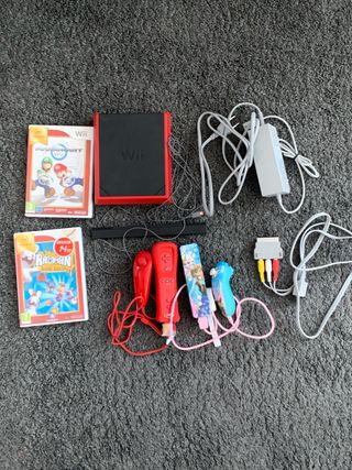 Lote Nintendo Wii mini roja - 2 juegos + 2 mandos 