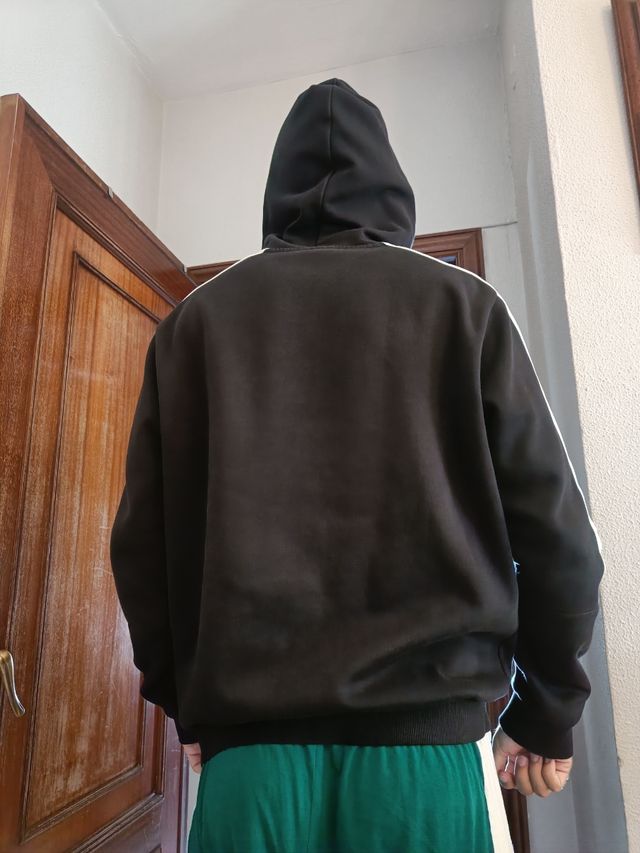 Sudadera Fila negra con capucha