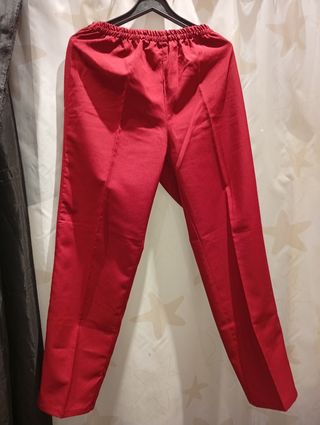 Pantalón rojo trabajo