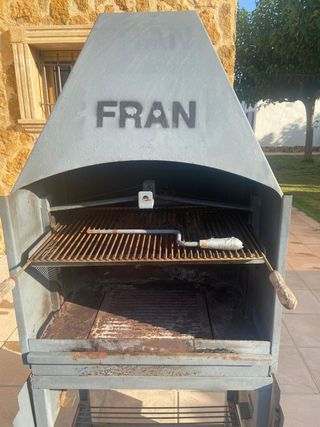 BARBACOA METÁLICA CON RUEDAS 