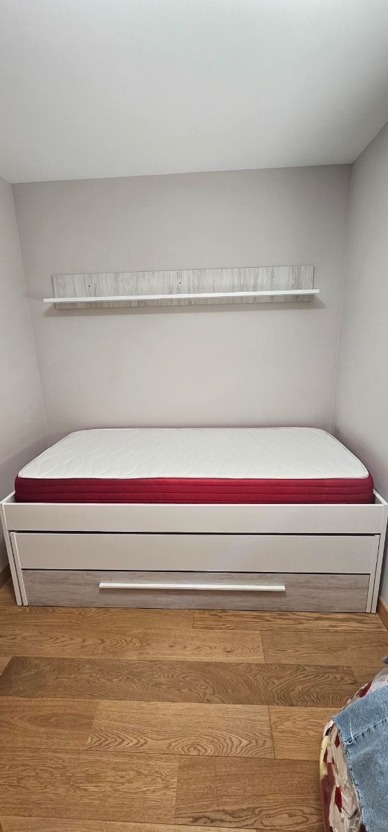 Cama nido infantil - gris y blanca