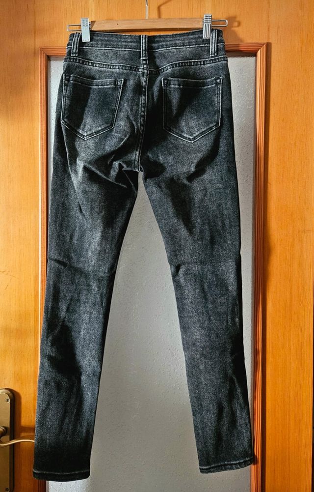 Vaqueros negros rotos skinny