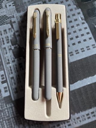 Pluma, bolígrafo y lápiz Micro