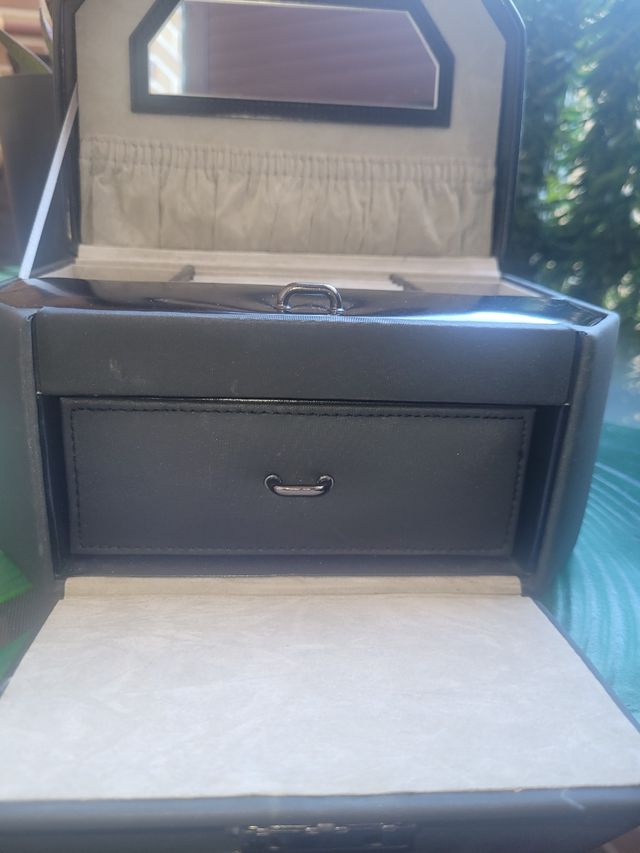 Joyero negro vintage