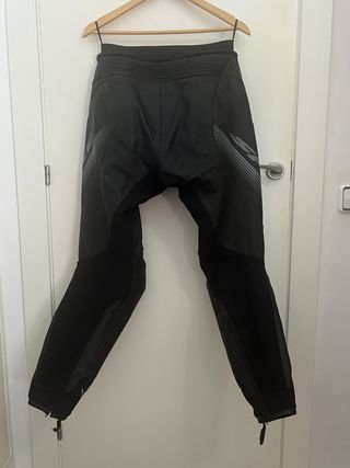 Espectacular Mono moto Spyke piel negro talla 48