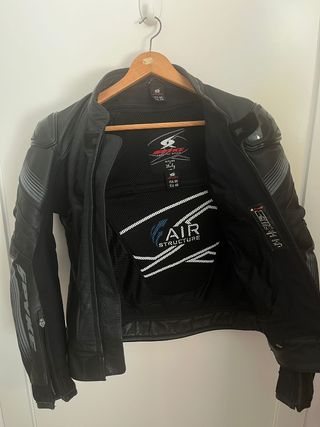 Espectacular Mono moto Spyke piel negro talla 48