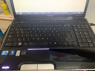 Portátil Toshiba Satellite - Negro