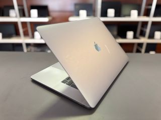 MacBook Pro i7 / 16 Gb con GARANTIA