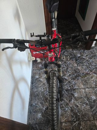 Bicicleta montaña 26" roja