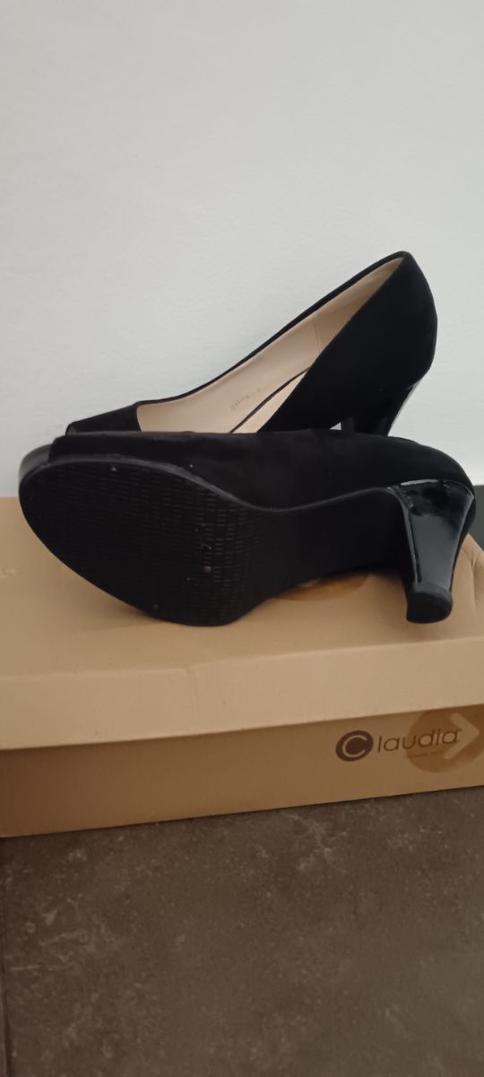 Zapatos Claudia negros tacón
