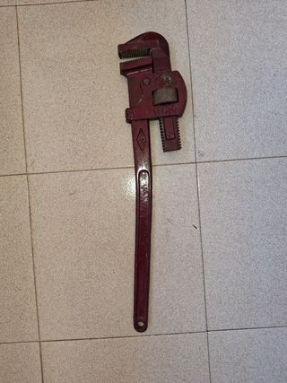 Lote 43. Grifa 24" granate.