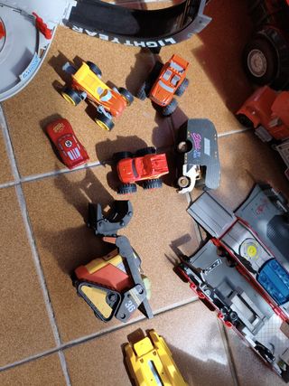 Coches y Pistas Cars, Blaze, hotwhells.