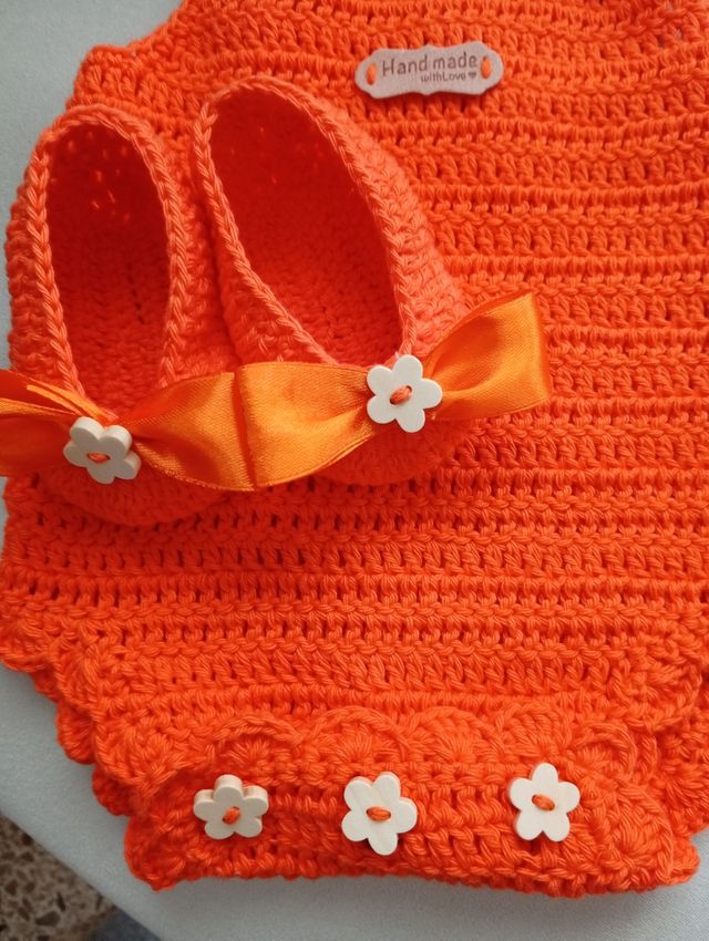 Pelele bebé crochet naranja