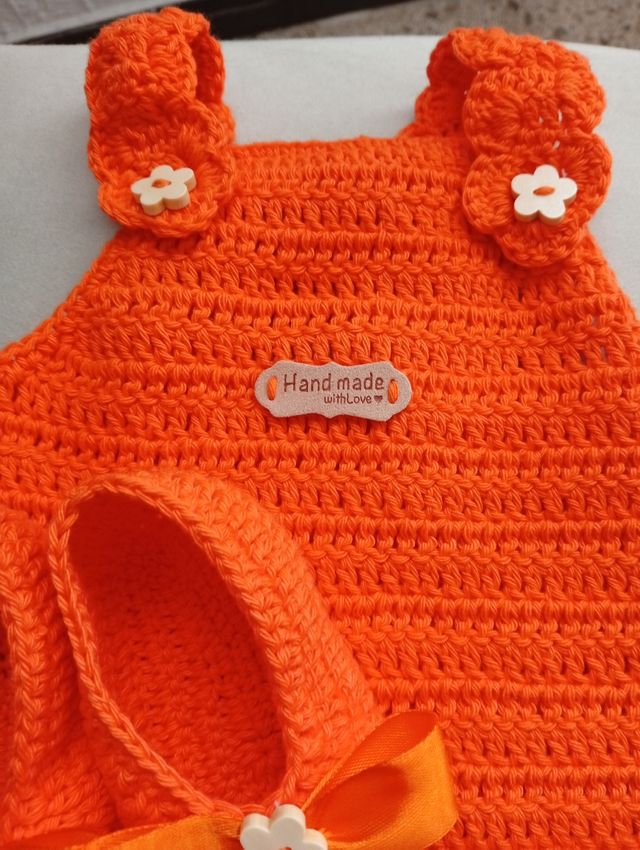 Pelele bebé crochet naranja