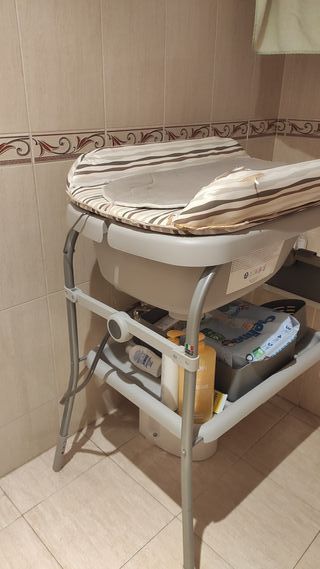 Bañera y cambiador Cuddle & Bubble. Marca chicco
