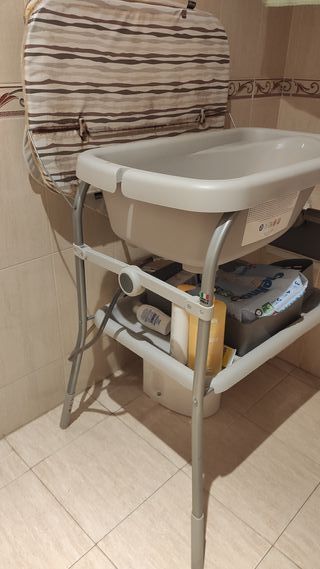 Bañera y cambiador Cuddle & Bubble. Marca chicco