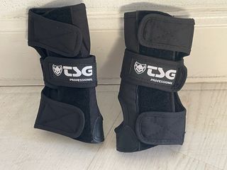 Muñequeras Skate TSG Professional talla S 
