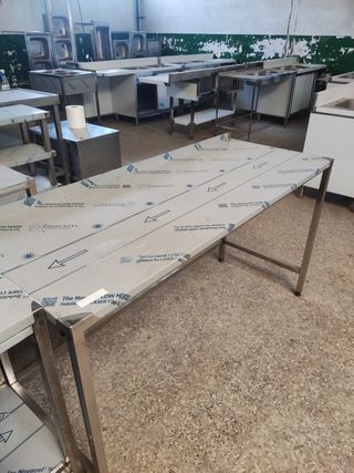 MESA INDUSTRIAL DE 154 CM