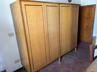 Armadio antico 4 ante legno a Firenze zona rifredi