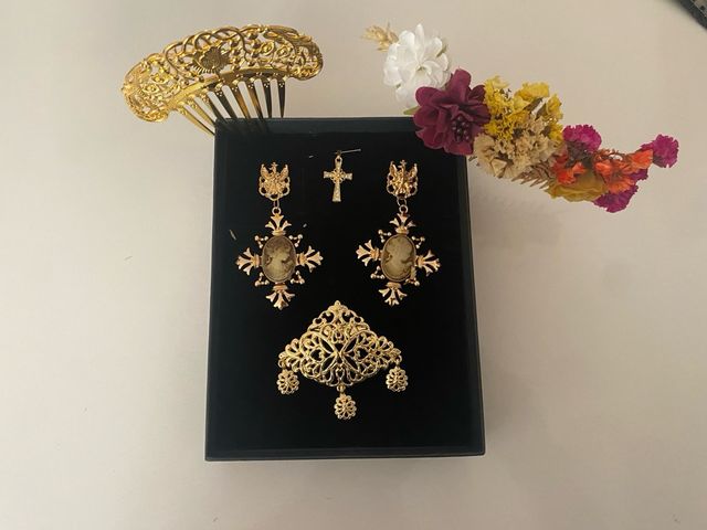 Aderezo huertana dorado
regalo bolas 