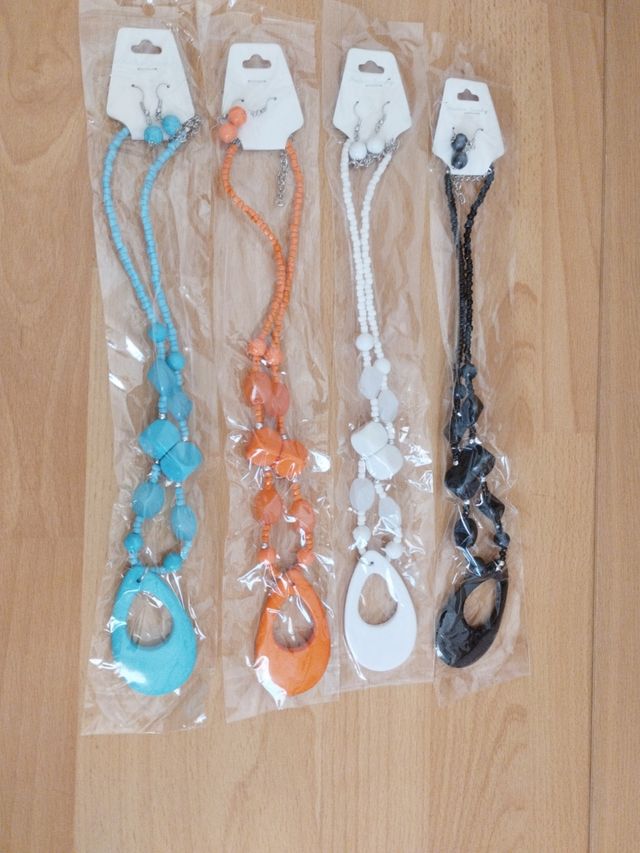 Lote 2 Collares y pendientes