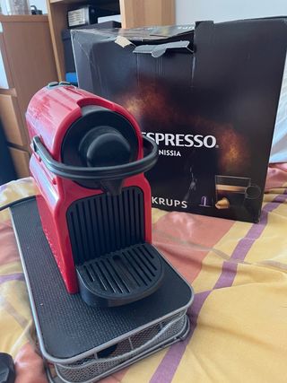 Cafetera Nespresso Krups Inissia Roja