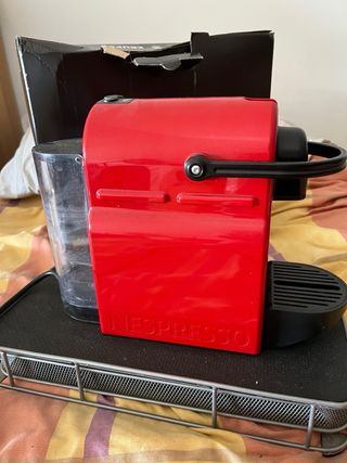 Cafetera Nespresso Krups Inissia Roja