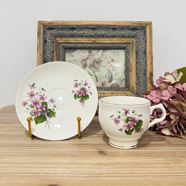 Copo e prato em porcelana Rose of England.