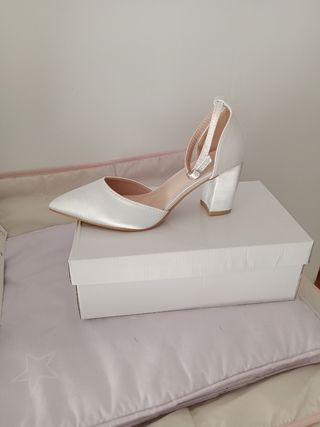 Zapatos boda tacón color blancos 