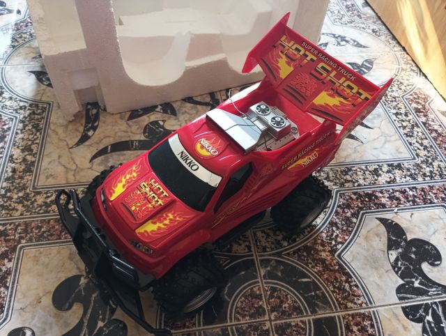 Coche teledirigido Nikko Hot Shot