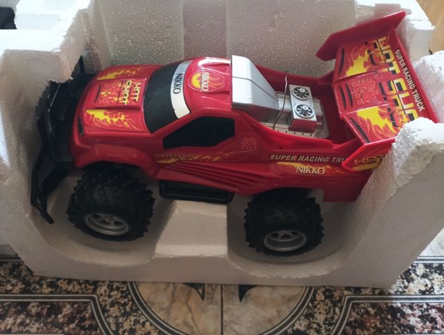 Coche teledirigido Nikko Hot Shot