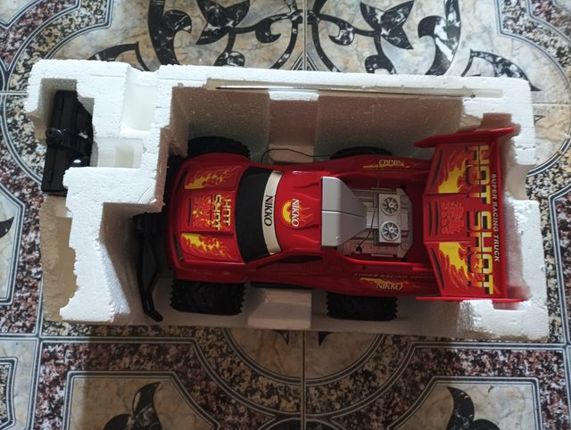 Coche teledirigido Nikko Hot Shot