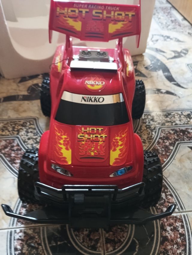 Coche teledirigido Nikko Hot Shot