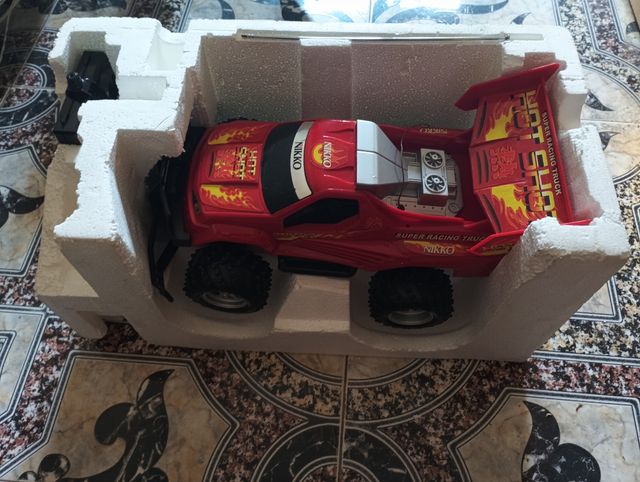 Coche teledirigido Nikko Hot Shot