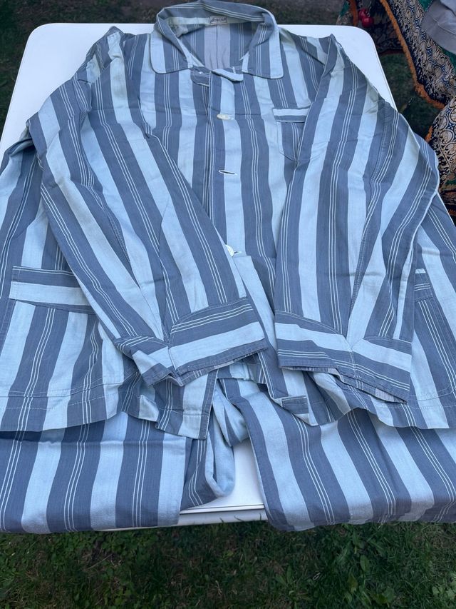 Pigiama da uomo a righe grigie blu