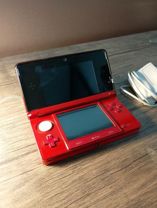 Nintendo 3DS roja -Cargador