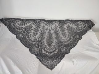 Mantilla encaje negro antiguo