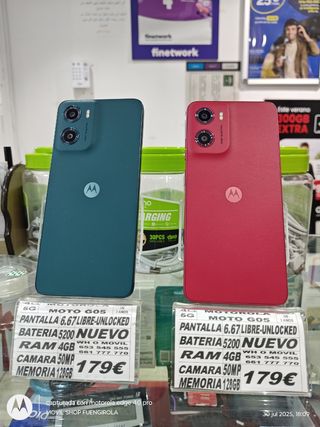 Motorola Moto G05 - 128GB - Verde & Rojo
