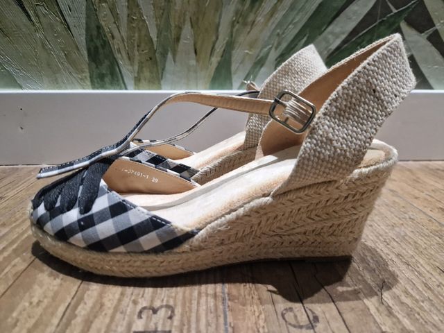 Zapatos cuña mujer - negros y beige - 39