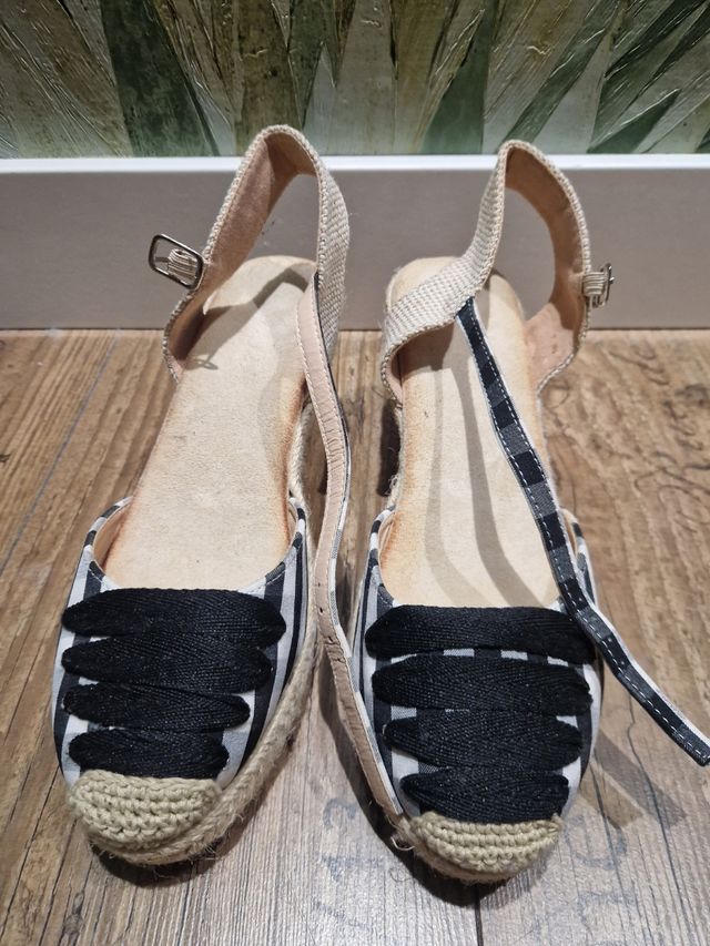 Zapatos cuña mujer - negros y beige - 39