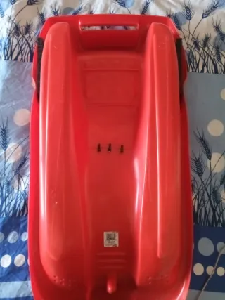 Trineo infantil rojo