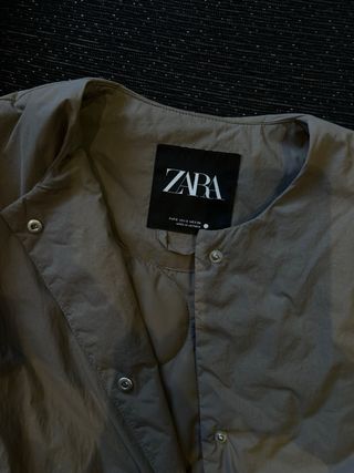 ZARA Cazadora acolchada verde oliva