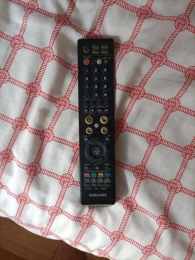 TV Samsung 32" negra