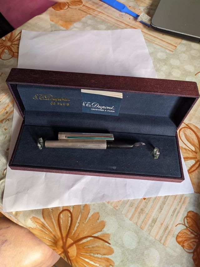 Pluma estilográfica S.T. Dupont
