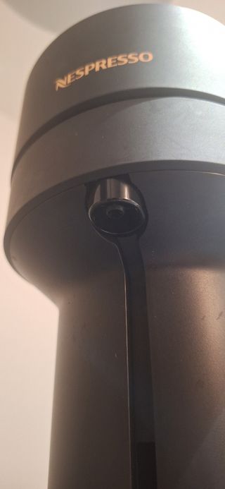 Cafetera Nespresso Vertuo - Negra