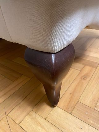 2 Sillones orejeros beige terciopelo